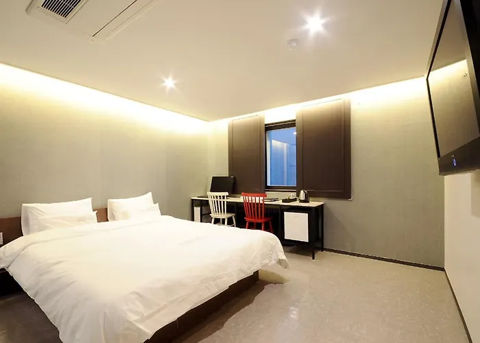 Queens Seomyeon Hotel 3*
