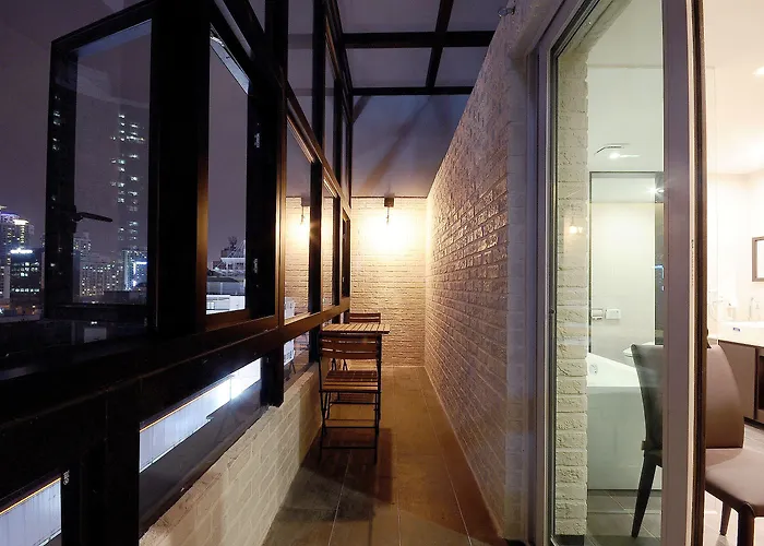 Queens Seomyeon Hotel