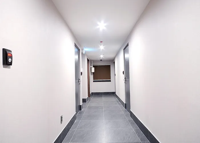 Queens Seomyeon Hotel