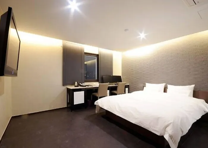 Queens Seomyeon Hotel