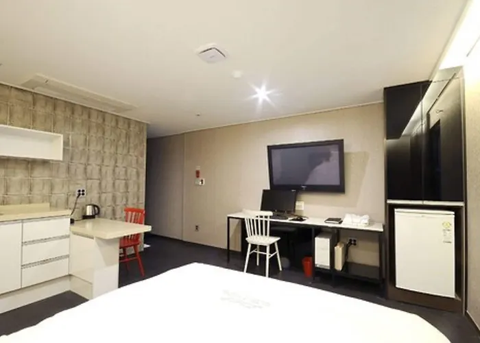 Queens Seomyeon Hotel