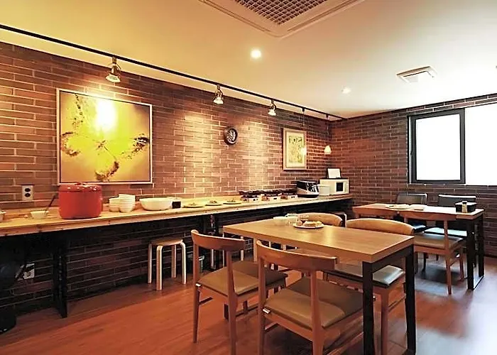 Hotel Queens Seomyeon 3*