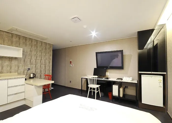 Queens Seomyeon Hotel 3*
