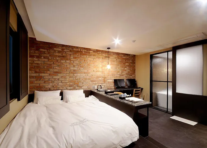 Queens Seomyeon Hotel 3*
